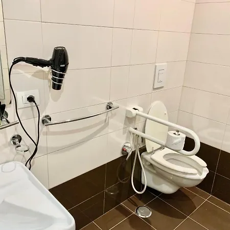 Romano B&B Bed and Breakfast 4*